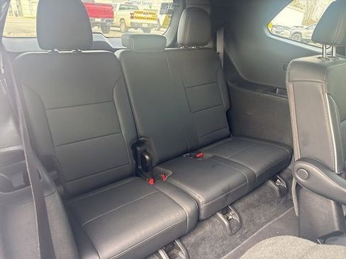 Certified 2025 Buick Enclave Preferred image 7