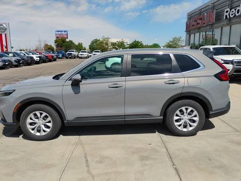 Used 2025 Honda CR-V LX image 8