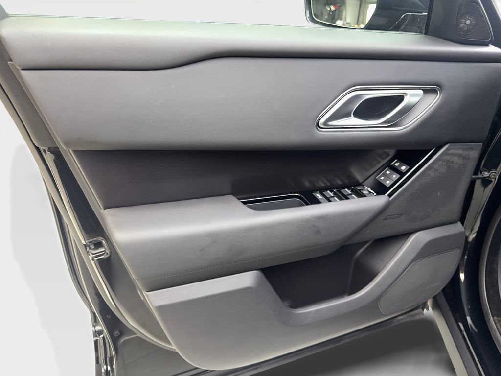 Used 2026 Land Rover Range Rover Velar Dynamic SE AWD/4WD image 32