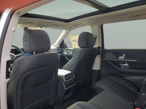 New 2026 Mercedes-Benz GLS 450 4MATIC image 8