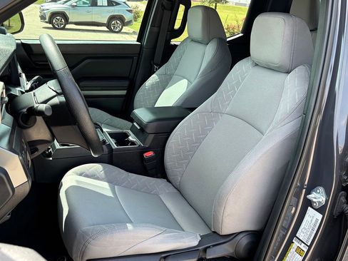 Used 2025 Toyota Tacoma SR5 AWD/4WD image 11