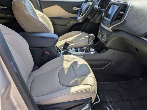 Used 2015 Jeep Cherokee Limited w/ Luxury Group image 19