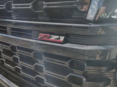 Used 2024 Chevrolet Suburban Z71 w/ Luxury Package