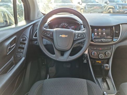 Used 2020 Chevrolet Trax LS w/ Tint and Cruise Package FWD image 31