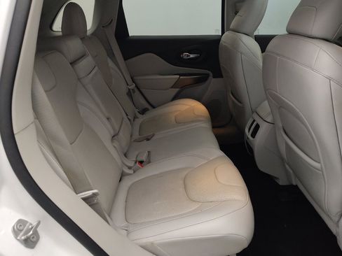 Used 2019 Jeep Cherokee Limited w/ Luxury Group FWD image 19