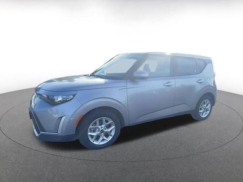 Used 2025 Kia Soul LX w/ LX Technology Package image 8