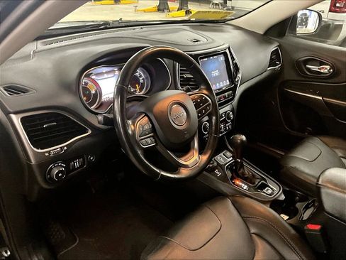 Used 2021 Jeep Cherokee Limited image 8