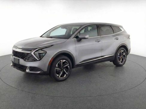 Used 2023 Kia Sportage LX image 1