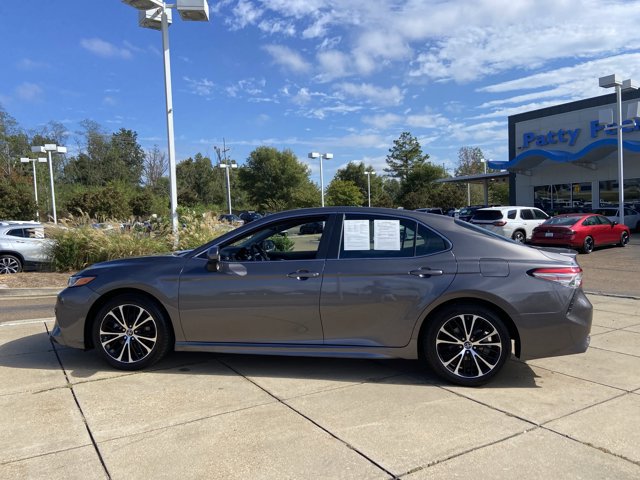 Used 2018 Toyota Camry SE FWD image 7