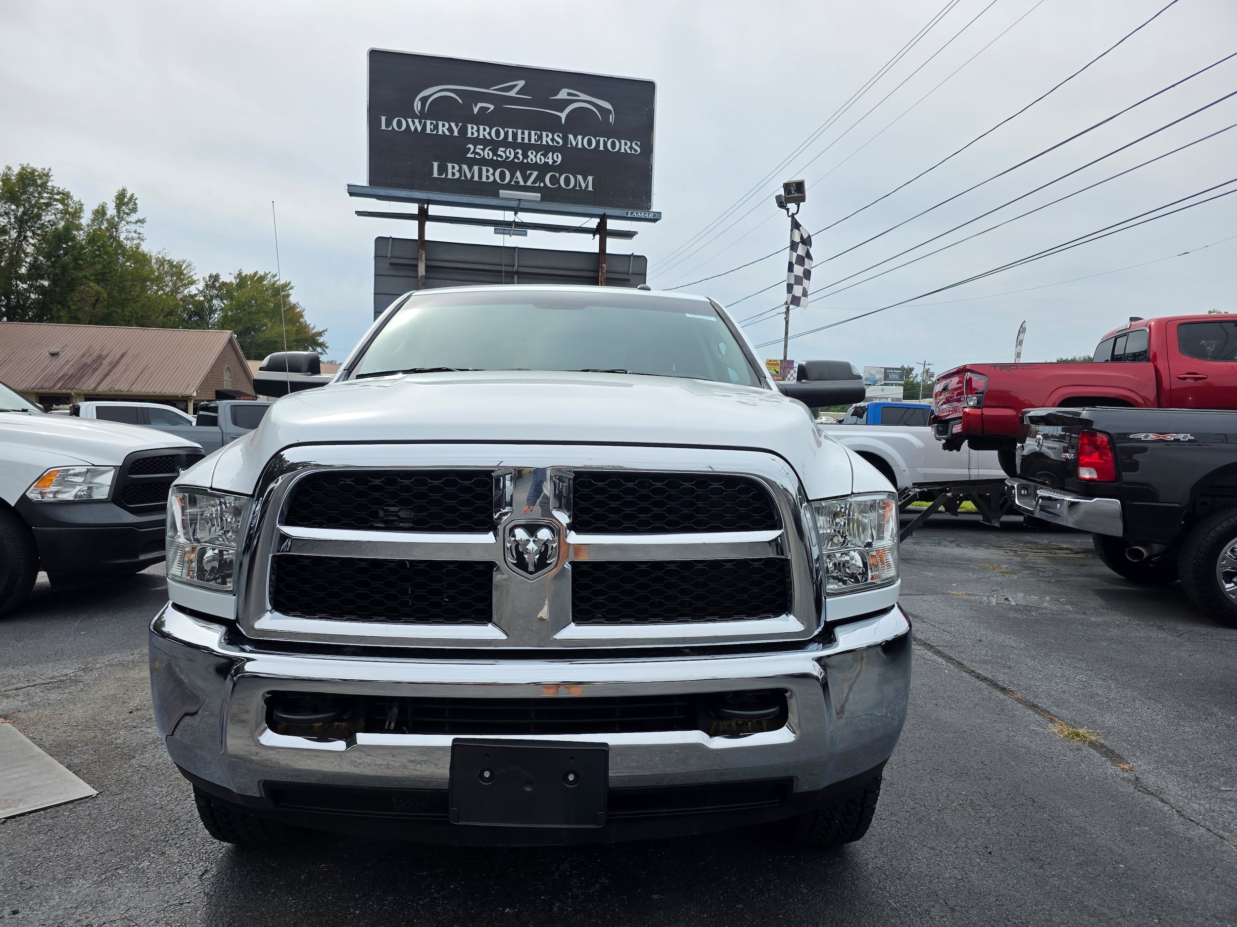 Used 2018 RAM 2500 Tradesman w/ Chrome Appearance Group AWD/4WD image 2