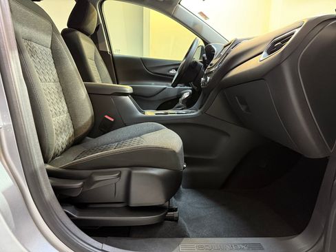 Used 2024 Chevrolet Equinox LT image 46