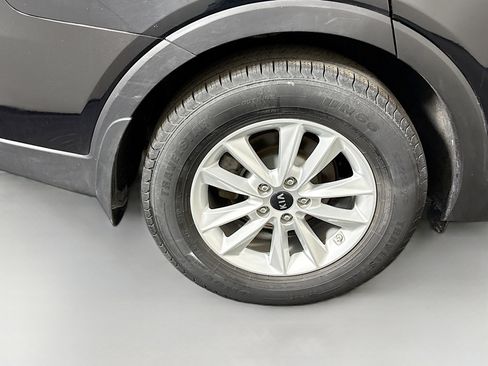 Used 2019 Kia Sorento FWD image 32