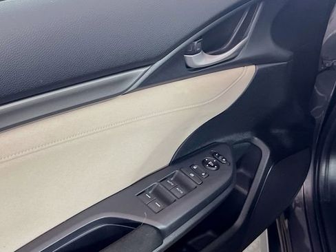Used 2020 Honda Civic EX image 16