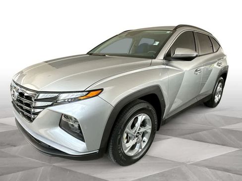 Used 2023 Hyundai Tucson SEL FWD image 4
