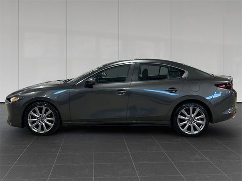 Used 2022 MAZDA MAZDA3 s image 2