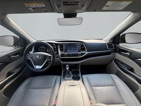 Used 2017 Toyota Highlander Limited FWD image 14