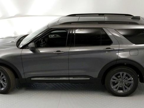 New 2025 Ford Explorer Active w/ Active Comfort Package image 18