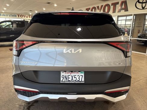Used 2024 Kia Sportage LX FWD image 9