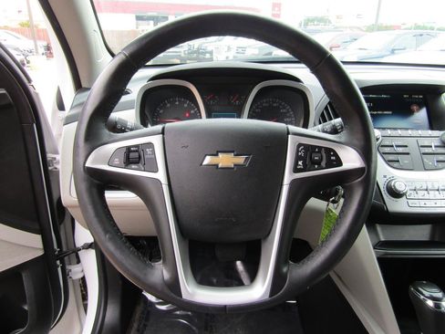 Used 2017 Chevrolet Equinox Premier w/ Enhanced Convenience Package AWD/4WD image 14