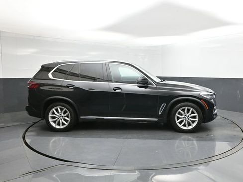 Used 2021 BMW X5 xDrive40i w/ Parking Assistance Package image 26