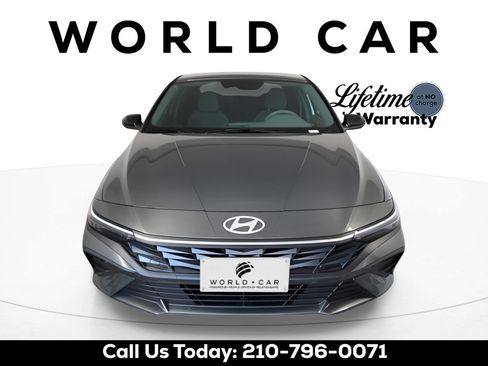 Used 2025 Hyundai Elantra Sport FWD image 2
