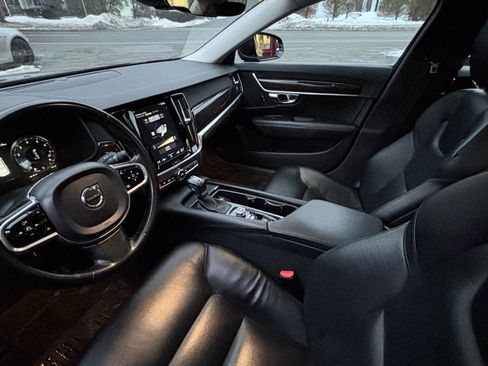 Used 2017 Volvo S90 T6 Momentum w/ Vision Package image 21