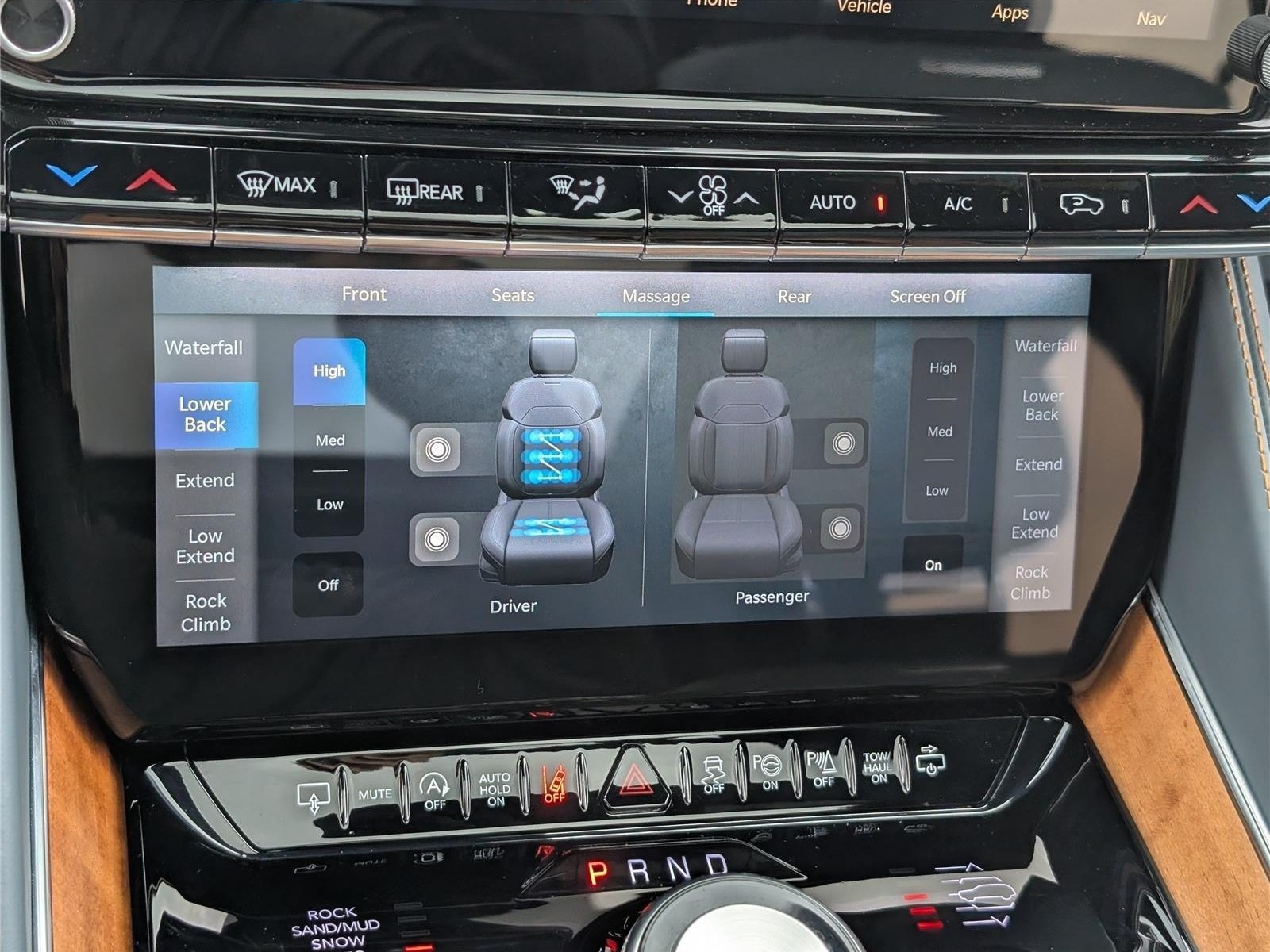 Used 2024 Jeep Grand Wagoneer Series III w/ Rear Seat Video Group 1 AWD/4WD image 38