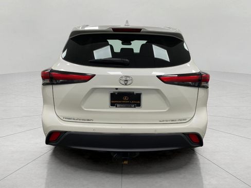 Used 2021 Toyota Highlander Limited image 7