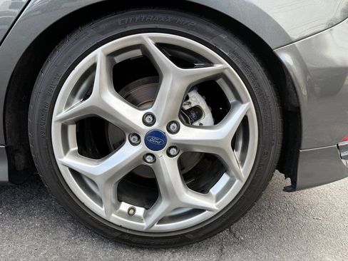 Used 2017 Ford Focus ST FWD image 27