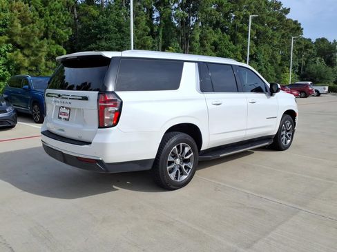 Used 2022 Chevrolet Suburban LT RWD image 6