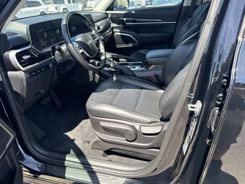 Used 2024 Kia Telluride LX AWD/4WD image 17