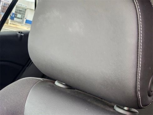 Used 2025 Chevrolet Trax LT image 17