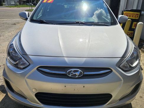 Used 2017 Hyundai Accent SE FWD image 2