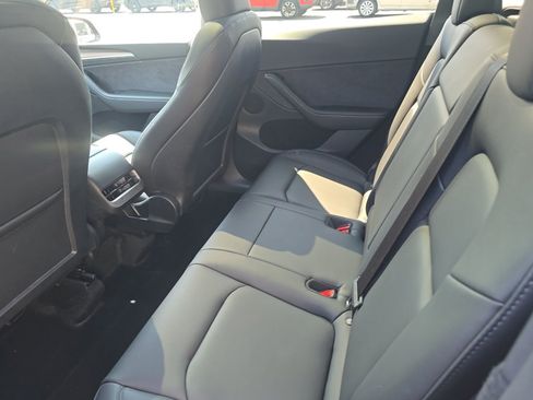Used 2023 Tesla Model Y Long Range AWD/4WD image 17