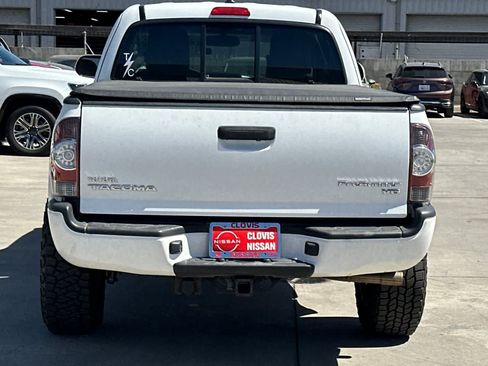 Used 2014 Toyota Tacoma PreRunner w/ TRD Sport Package RWD image 8