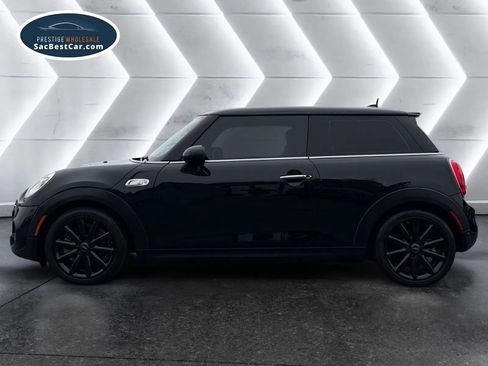 Used 2017 MINI Cooper S image 2
