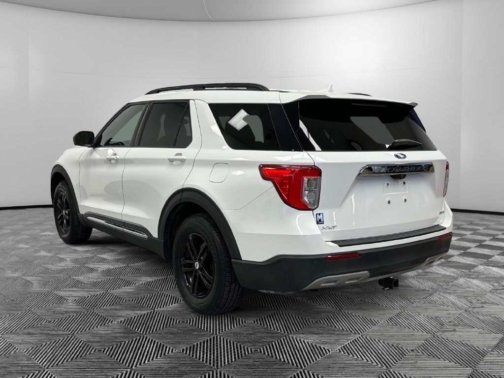 Used 2020 Ford Explorer XLT w/ Equipment Group 202A AWD/4WD image 4