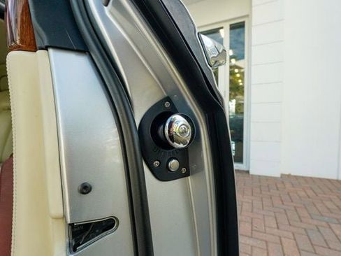 Used 2013 Rolls-Royce Phantom Sedan image 82