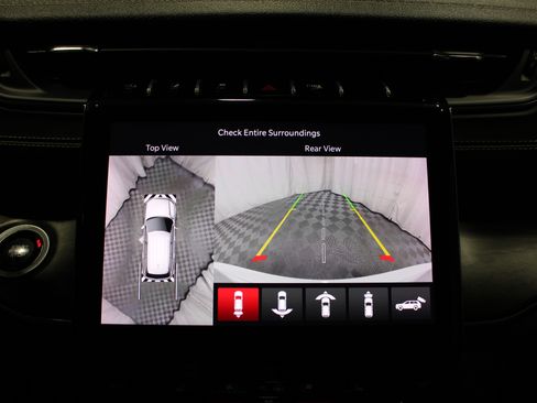 Used 2024 Jeep Grand Cherokee Limited w/ Luxury Tech Group II image 16