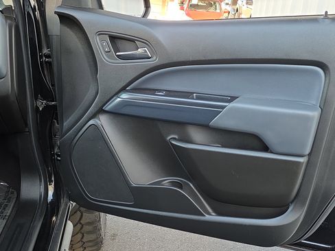 Used 2020 Chevrolet Colorado Z71 image 29