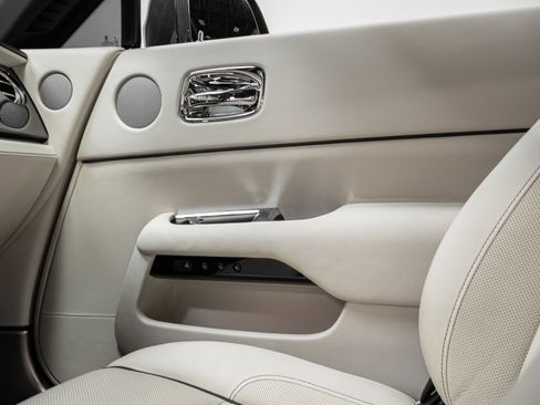 Used 2016 Rolls-Royce Wraith image 14