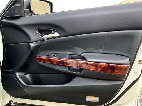 Used 2015 Lincoln Navigator 4WD w/ Equipment Group 101A Reserve image 24