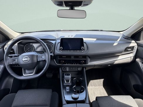 Used 2025 Nissan Rogue SV AWD/4WD image 18