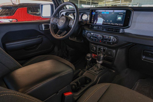 Used 2024 Jeep Wrangler Unlimited AWD/4WD image 35
