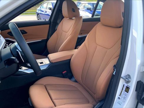 Used 2026 BMW 330i Sedan w/ M Sport Package image 14