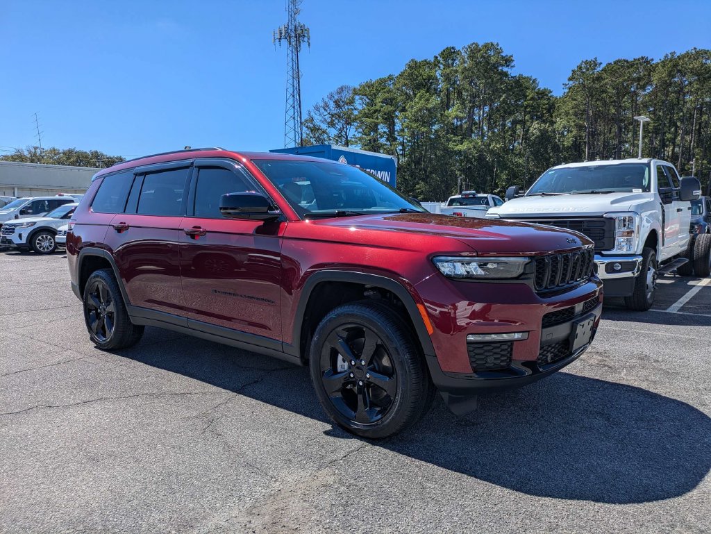 Used 2025 Jeep Grand Cherokee L Limited w/ Luxury Tech Group II AWD/4WD image 5