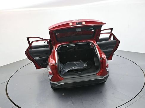 Used 2025 Hyundai Kona SEL AWD/4WD image 48