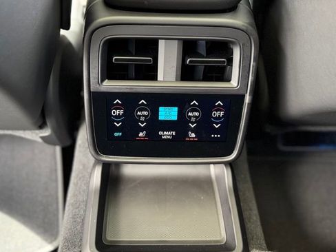 New 2024 Porsche Taycan GTS image 38