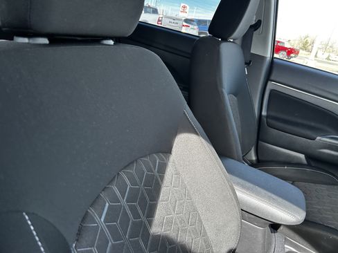 Used 2024 Mitsubishi Outlander Sport ES image 14