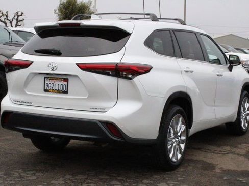 Used 2023 Toyota Highlander Limited image 5